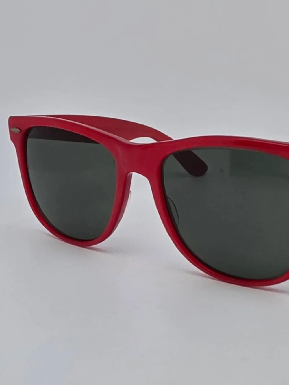 Ray-Ban B&L Wayfarer II L1736 Red Frame G-15 Green Lens Sunglasses w/ Retainer